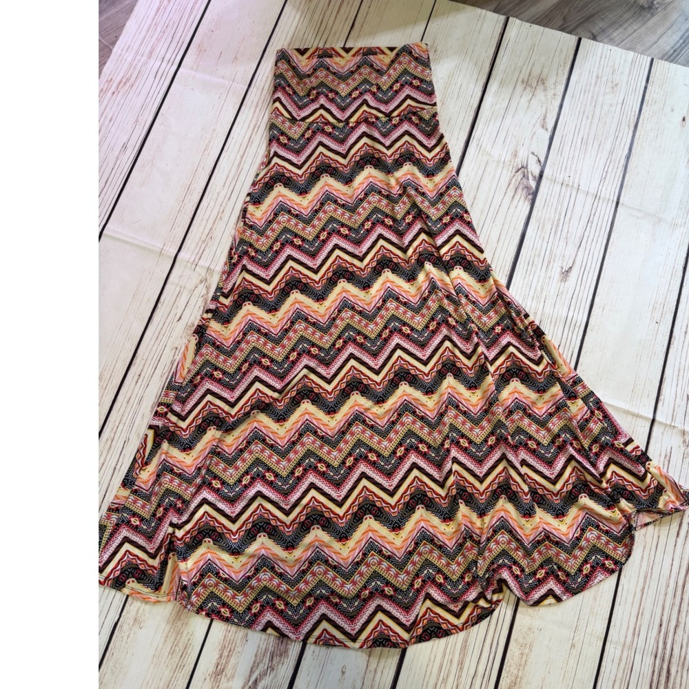 LuLaRoe Chevron Maxi Skirt Womens XS‎ Multi Color Geometric Tribal Zig Zag Print